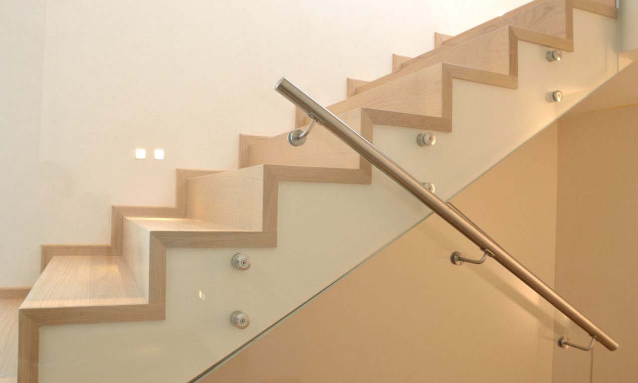Scala in rovere sbiancato