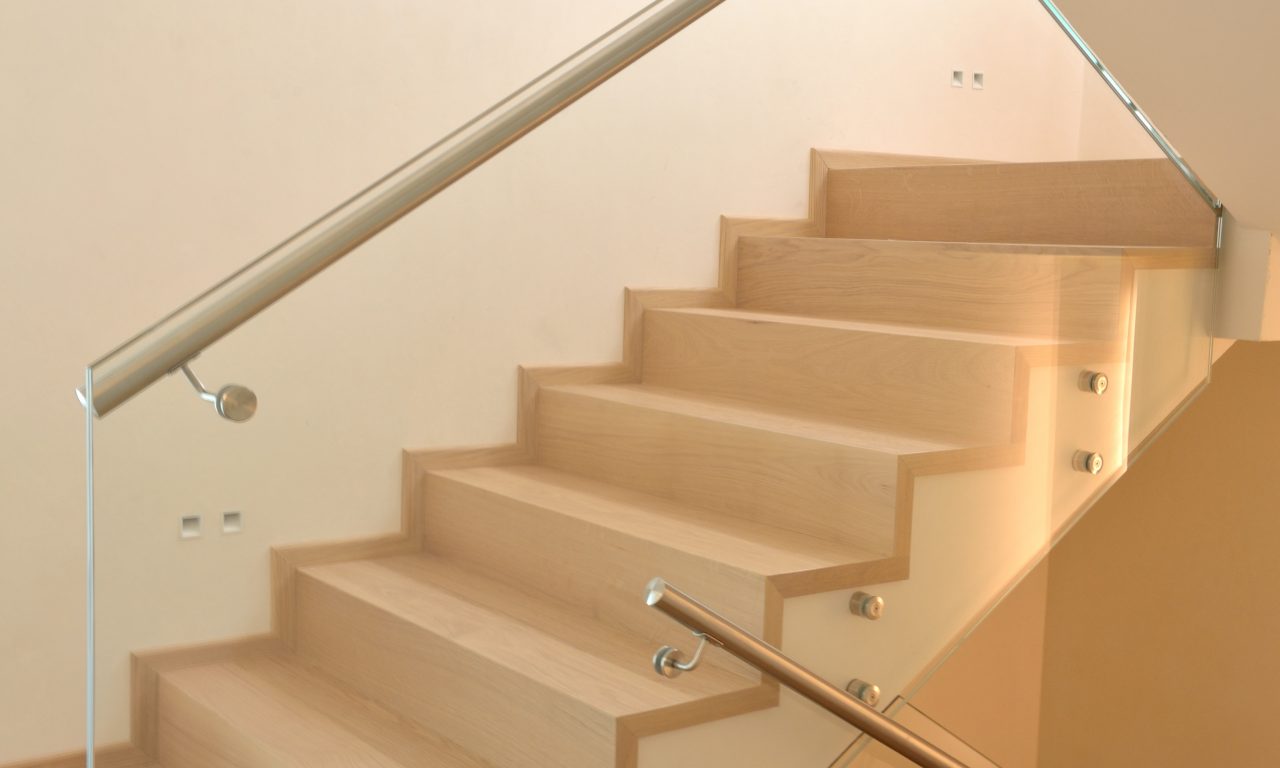 Scala in rovere sbiancato