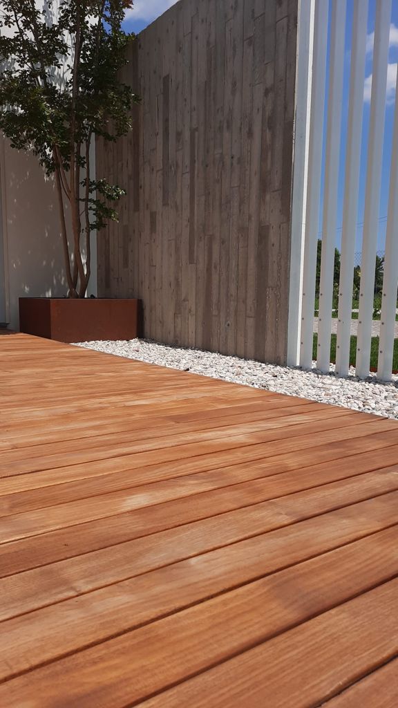 Decking esterno in legno
