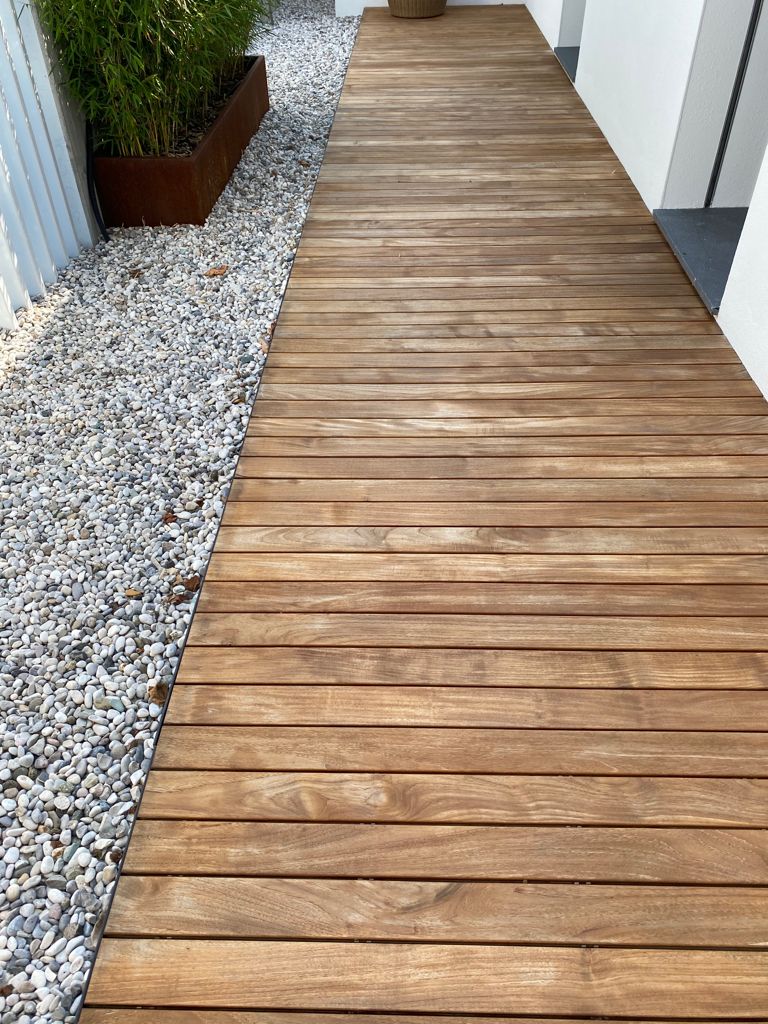 Decking esterno in legno.