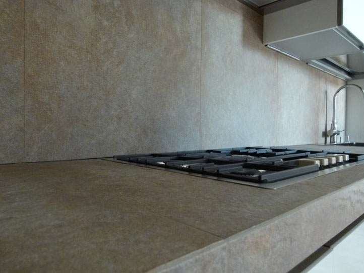 Top cucina in gres porcellanato