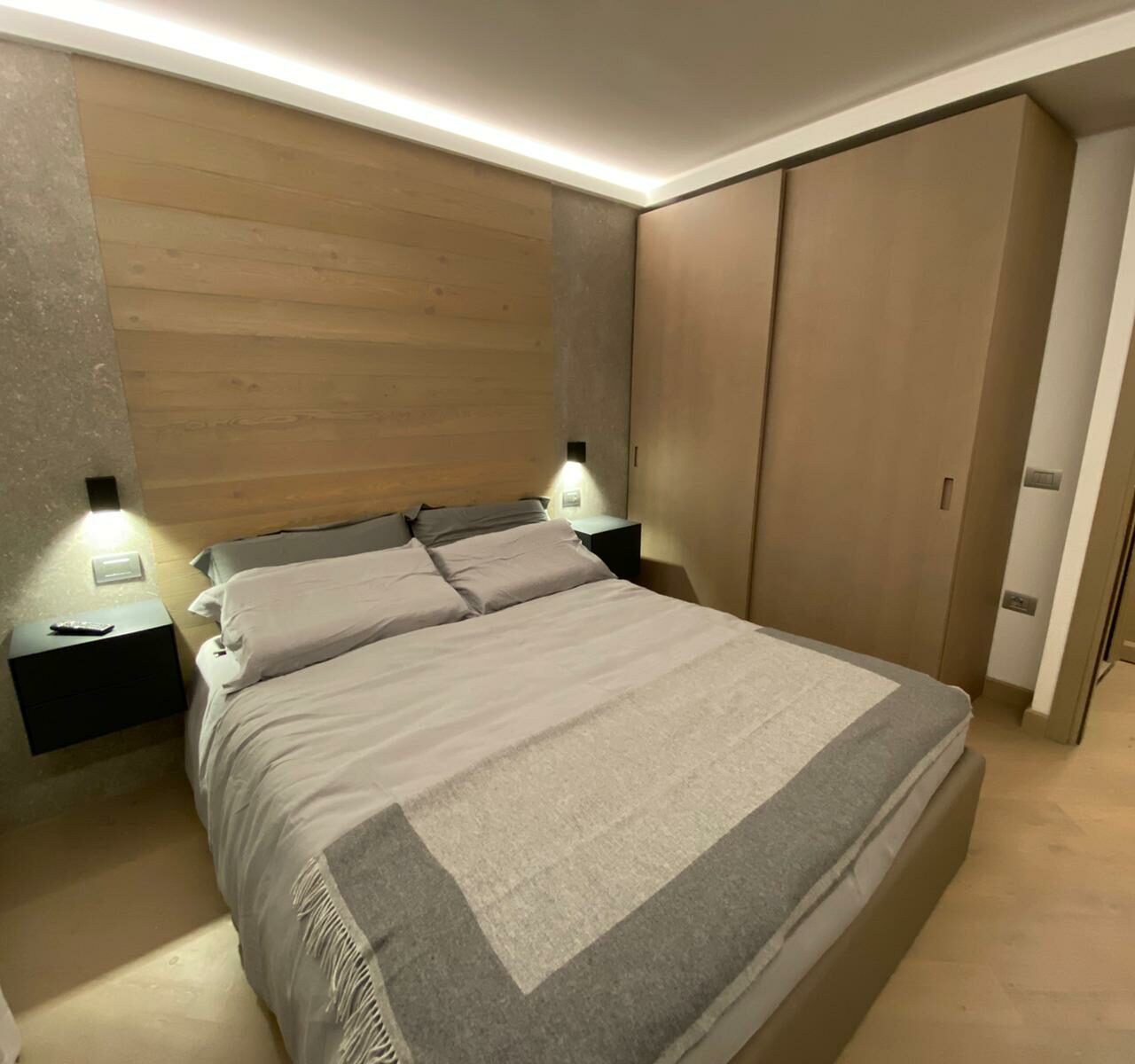 Ristrutturazione con recupero del legno.