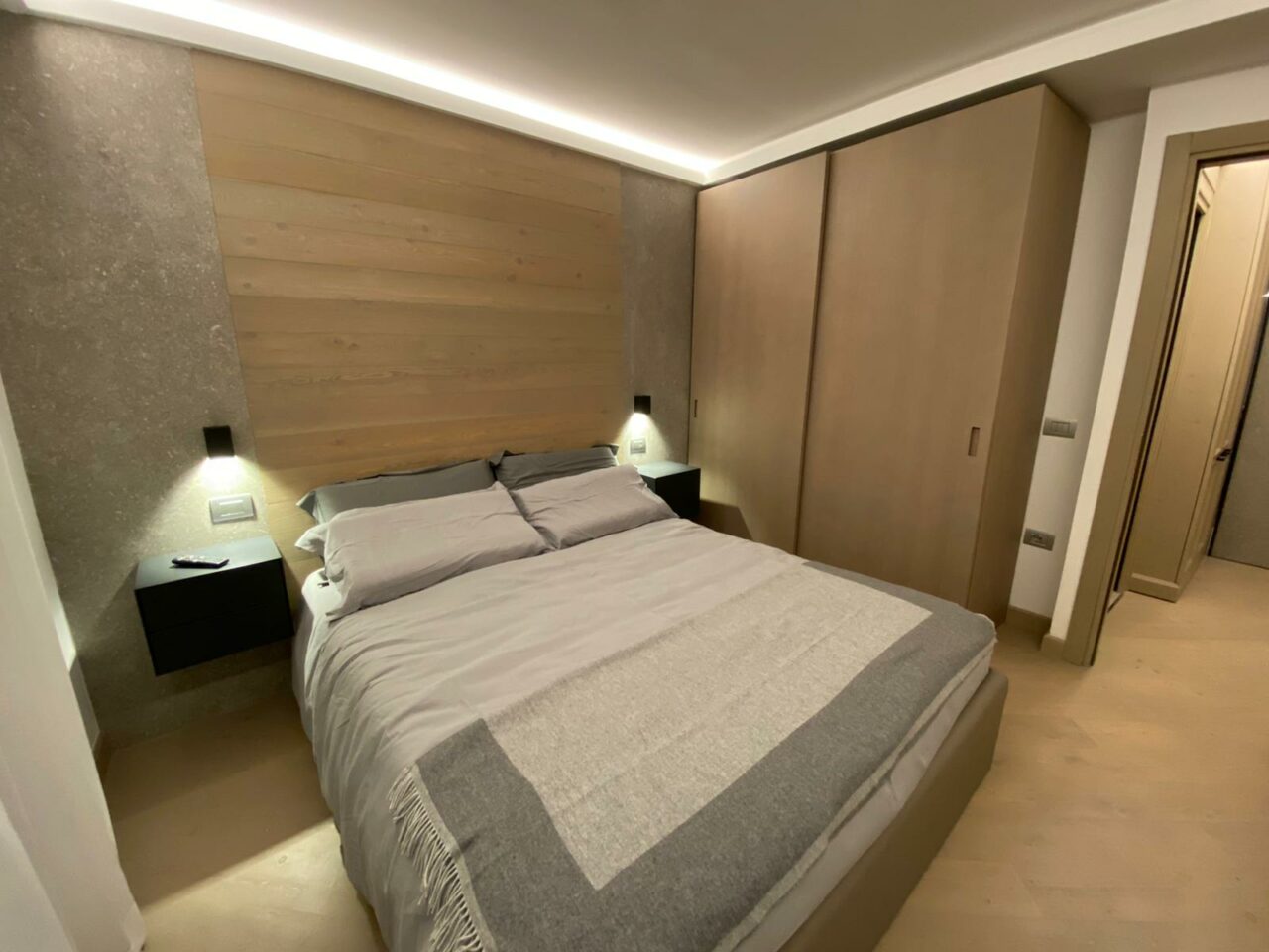 Ristrutturazione con recupero del legno.