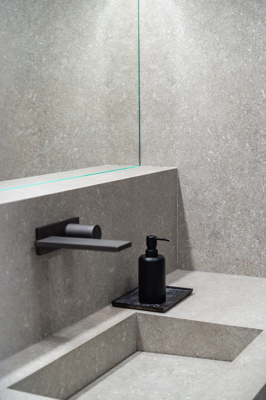 Progettazione bagno: materiali, arredi e accessori.